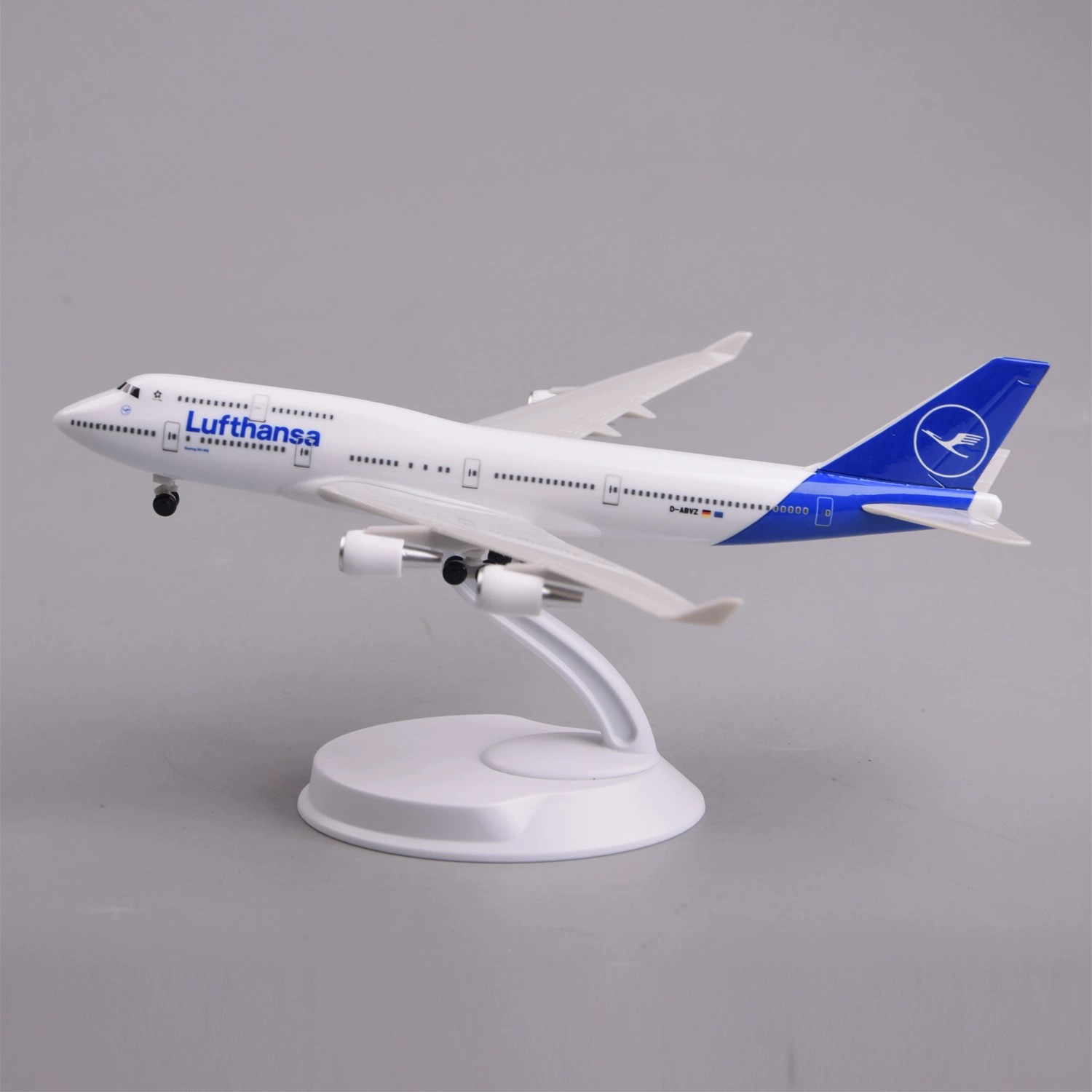 Model Airplane Plastic - Model Pesawat Skala 20cm 747 Lufthansa